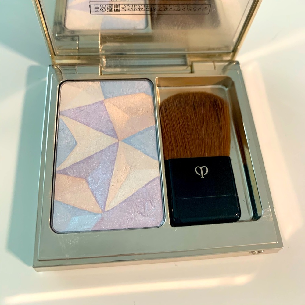 COPY - Cle de peau luminizing gave glow